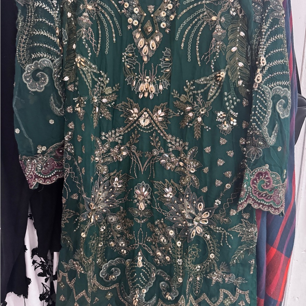 Elegant Green Embellished Long Sleeve Dress